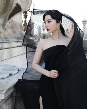 Fan Bingbing Thumbnail - 63.2K Likes - Most Liked Instagram Photos