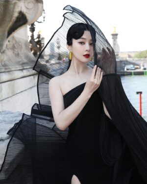 Fan Bingbing Thumbnail - 63.2K Likes - Most Liked Instagram Photos