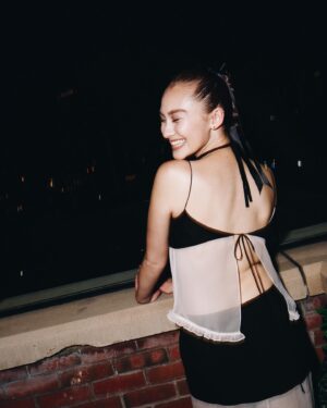 Lola Tung Instagram - from the @teenvogue x @thesummeriturnedpretty event last week 🎀 in @sandyliang !!
📸: @tyrellhampton & Patrick Butler