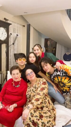 Karla Estrada Instagram - Blessed sunday from THE FORDS ❤️