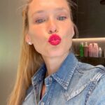 Bar Refaeli Instagram - First time doing this myself !! 💋 
What do you think? Did I do it right ?