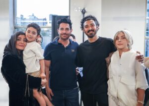 Sare Bayat Instagram - .
به وقت دلتنگی،،دیدن این قاب بیشترین چیزی که قلبمو آروم میکنه،
همیشه قدردان حضورتون بر فراز قلبم هستم،انسانهای شریف و عشق.