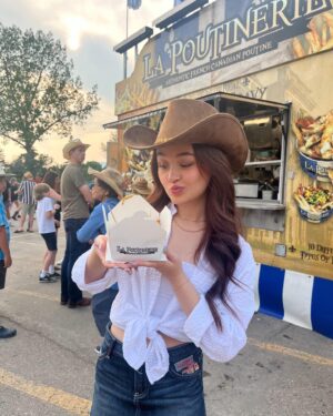 Anna Cathcart Instagram - these boots were absolutely not made for walking