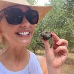 Sarah Michelle Gellar Instagram - The only hunting you will ever see me do. Truffle hunting. We had the most magical day at the family owned @marronaia . First we hunted truffles, then we ate truffles. We also drank the most beautiful wines (well @realfreddieprinze and I did) And the truffle olive oil …. is perfetto