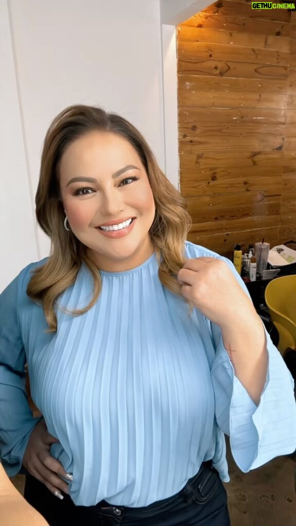Karla Estrada Instagram - There are a lot of doors in the hallway, waiting for you to open.🤍 
Faith,
Focus,determination and perseverance is the key .❤️

@kaisermedofficial 
#kasamakangtumanda