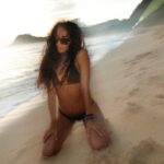 Jessie Reyez Instagram - ‘Still c u’ video out Tuesday 12pm EST hose 🦦🐓