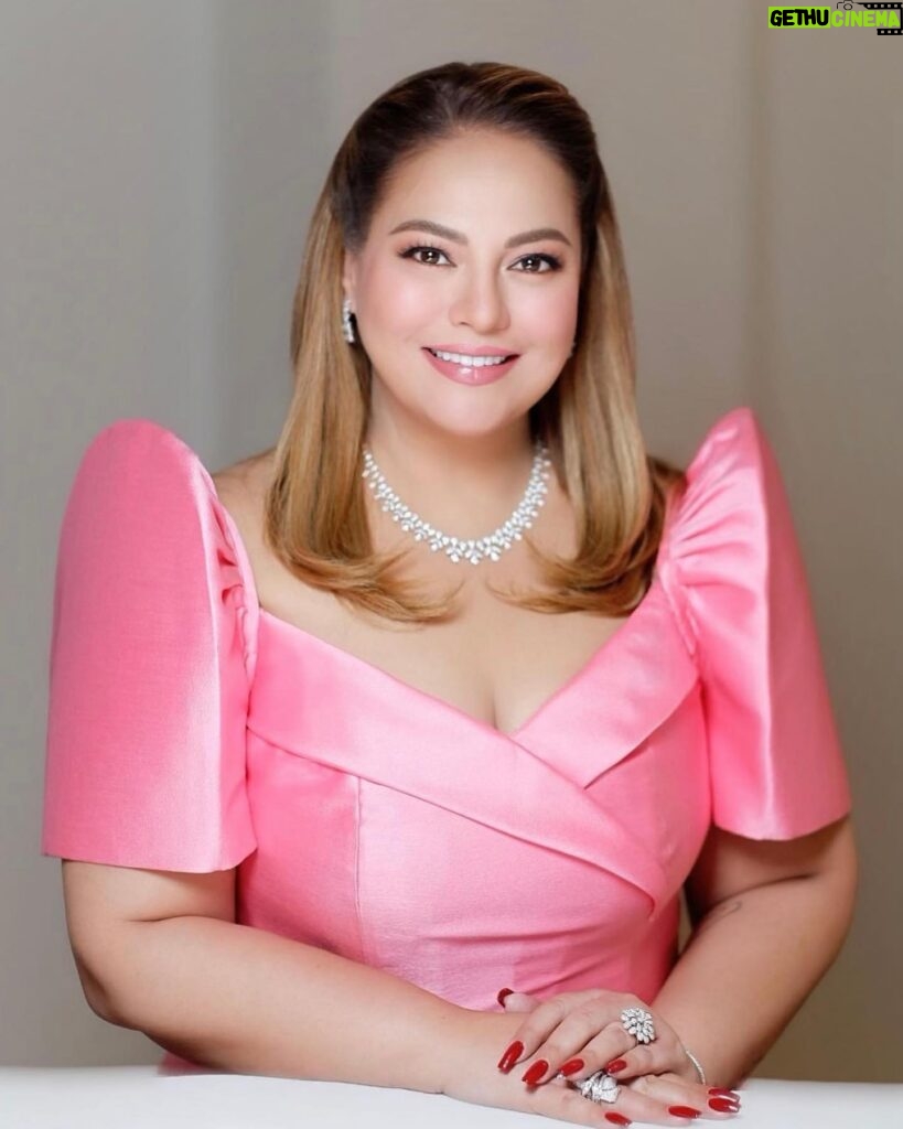 Karla Estrada Instagram - Mahalin natin Ang ating Bayan.🇵🇭 

#SONA2023