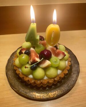 Asami Mizukawa Instagram - 7月24日に40歳になりました🌻
「お誕生日おめでとう」と言ってもらえる一年に一度の嬉しい日。
本当にしみじみと感謝の気持ちが湧き上がります。
ありがとう。

身体も心もイキイキと健やかに健康第一でこれからもやらせてもらいます〜🤸‍♀️✴︎⭐︎⬡
40歳からのわたくしも何卒よろしくお願い申し上げまする🤲🏻

お祝いしてもらった沢山の嬉し嬉しを記録。