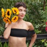 Esmeralda Pimentel Instagram - NO HAY NOCHE SIN ESTRELLAS
NI VERANO SIN VERBENA. 

@adolfodominguezofficial 
#AdolfoDominguezPerfumes
#VerbenaNuevaEdicionLimitada 
🧡💐🌻🍃☀️

(Aplausos a mi madre que ayer descubrió que tiene alto talento pa’ tomar foticos. He aquí las que no quedaron fuera de foco 😂🤭🫶🏼)

📸: @murguiaesmeralda