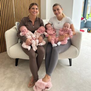 Dani Dyer Instagram - I will never get over me and my best friend both having identical twin girls..
Born on the same day😂 and no it wasn’t planned!💖