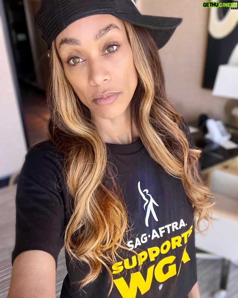 Tami Roman Instagram - Still standing 10 toes down! Scripted programming for writers/actors/producers has to change PERIOD. NEXT UP… reality tv needs a union too! IJS

#sagaftrastrong #sagaftrastrike