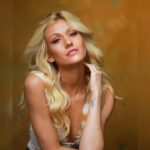 Katherine McNamara Instagram - Adventurer at heart, but oh how she loves her home. ❦

@mattnaltonphoto