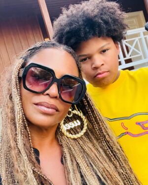 Nia Long Instagram - Only be hard when you need to be. 😘
