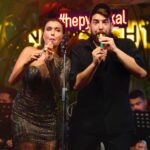Şevval Sam Instagram - Çeşme’deki muhteşem geceyi kaçıranlar!!Bodrum’u halâ yakalama şansınız var!!!.. (sanıyorum çünkü Sold Out olmak üzere) 🤗🥳 ROCK’I SEVENLER!!! 😉 #rockıseveriz 
@hepyenikalcom @hybridcommunity #xumabeach @ceydahasirci 
Fotoğraflar @halilguzel 
Elbise @tarikedizofficial
Styling @sburcucam
