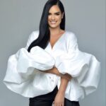 Scarlet Ortiz Instagram - Scarlet Ortiz @ortizscarlet reina de los protagónicos

Les dejamos las fotografías del increíble reportaje de nuestra portada en la segunda edición ✨️ 

Photos by: @josematafotografia junto a @bysamcourt 
Dressed by: @byefrainmogollon 

Léenos y sé parte de lo icónico 🖤

#CLXICONS #onthecover #Magazine