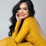 Scarlet Ortiz Instagram - Scarlet Ortiz @ortizscarlet reina de los protagónicos

Les dejamos las fotografías del increíble reportaje de nuestra portada en la segunda edición ✨️ 

Photos by: @josematafotografia junto a @bysamcourt 
Dressed by: @byefrainmogollon 

Léenos y sé parte de lo icónico 🖤

#CLXICONS #onthecover #Magazine