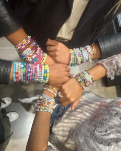 Daniela Calle Instagram - Los que me conocen saben lo que me soñaba con ir a ver a Taylor Swift 

Los que me he encontrado estos meses saben que sólo hablaba de la noche de anoche. 

Y los que se han montado en un carro conmigo saben que Eras Tour era mi playlist designada. 

❤️‍🔥🥹✨