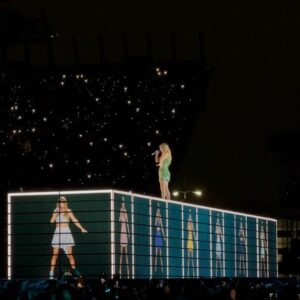 Daniela Calle Instagram - Los que me conocen saben lo que me soñaba con ir a ver a Taylor Swift 

Los que me he encontrado estos meses saben que sólo hablaba de la noche de anoche. 

Y los que se han montado en un carro conmigo saben que Eras Tour era mi playlist designada. 

❤️‍🔥🥹✨