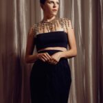 Karla Souza Instagram - En la presentación de Extravagant Wonder de @swarovski 

Runway piece @swarovski
Look @dior
Stylist @danireyesoficial 
Makeup @salvadorgonzalezmakeup 
Hair @ernestovargashair
PR @el_lanco @anacarime
Photos @alexsalinasg