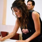 Karla Souza Instagram - Gracias por este reconocimiento CODEME y La Fundación de Azul Almazán. Es un honor para mi recibir este reconocimiento junto a tantos deportistas mexicanos. Son para mí una gran inspiración.
¡Sigamos impulsando el deporte mexicano! 

De nuevo muchas felicidades @randalwillars @diegoballezaoficial por su medalla de bronce en la Super Final de plataforma de 10 metros del Mundial de Clavados de Berlín.