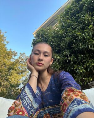 Lola Tung Instagram - ❤️🌹🌌🪻