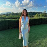 Sheryl Rubio Instagram - Recap de este fin de semana:
1 foto que tomó luky en la boda que fuimos 
2 foto de la espalda del vestido 🫣 porque me sentía la más 
3 selfie de los dos porque nos daba pena pedirle a alguien que nos tomara una foto 
4 fuimos a un parque de arte y lo caminamos entero 
5 foto en la naturaleza porque ya en un par de meses esto estará seco :( ❄️ 
6 Luke intentando impresionarme con sus habilidades de video 🥹
7 selfie otra vez porque que pena molestar a la gente 🫣
8 fuimos a hacer hiking con Greti 
9 Greti y mi luky lukyyy
10 los novios más lindos 🫶🏻