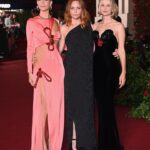 Poppy Delevingne Instagram - Thursday night with #VogueWorld & my dream dates…

Congratulations @edward_enninful, Anna Wintour & Steven Daldry on a night we’ll never forget. ✨

As a result @voguemagazine & @britishvogue have raised £2 million for over 21 charities that support the arts & theatre ~ what a special evening to be a part of. Thank you for having me. 

Styling ~ @harry_lambert 
Dream dress ~ @stellamccartney 
Make Up ~ @cardosibeauty for @charlottetilbury 
Hair ~ @earlsimms2