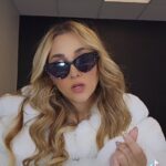 Sherlyn Instagram - Ojala te guste la magia... yo desaparezco los fines de semana!