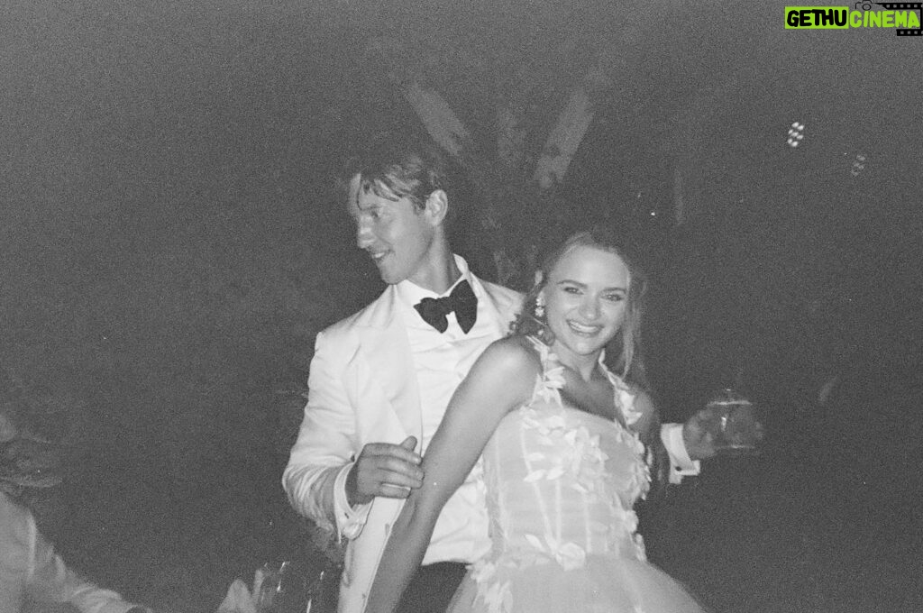 Phoebe Dynevor Instagram - Some summer adventures on film - round 2 🫶