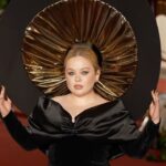 Nicola Coughlan Instagram - 🎩VOGUE WORLD🎩

Thank you Anna Wintour & @edward_enninful for having me at the snazziest party in town, and thank you @harris_reed for being a genius in this amazing look that I loved wearing so much, you and your team are magic 🖤

Also thank you @voguemagazine for coming to get ready with me @thesavoylondon and being a perfect guest, full video link in my bio ✨

Thank you thank you to the hardest working people whose talent I’m endlessly grateful for, Spielbergs one and all

Styled by @aimeecroysdill in custom @harris_reed, jewels by @tasaki_intl shoes by @louboutinworld 
Makeup by @neilyoungbeauty 
Hair by @halleybrisker 
Nails by @michelleclassnails 
Hotel pics by @iona.wolff 
Skin prep by @shanecooperclinic 
Tailoring by @courtiere_bernie 
Extra thanks to @drkarendoherty for loaning us your space suit (iykyk)
And thank you always to the best of the best @vrwpublicity
