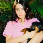 Caterina Scorsone Instagram – Puppies and pink perfection. Cheers to the beautiful hostess @dylanmulvaney 💕
📷 @genderless_gap_ad