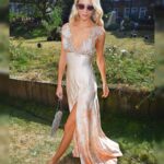 Poppy Delevingne Instagram - Unicorn tails to round off #LFW 🌈 
Thank you for having me at your sunshiny show @mithridate.official #Ad 

@florriewhitemakeup 
@earlsimms2