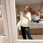 Poppy Delevingne Instagram - The perfect night for @theperfectmagazine party… 🪩 LOVE YOU @kegrand 
*swipe right for end of fashion week face. 
P.s. Lost & Found. Comfiest trackies ever. DM if they’re yours… 😊

Dream team ~
Styling @oliviabuckingham 
Outfit @maisonvalentino 
Jewels @alessandrarich 
Make Up @irinacajvaneanu 
Hair @kjfowles