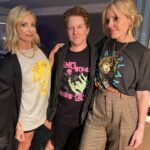 Sarah Michelle Gellar Instagram - My daughter wanted her 14 bday party to be at @teddysphotos concert at @sofistadium Her guest list may not have been what you expected (also swipe to last pic to see how to make a concert tee a great dress) Also I really love these people .