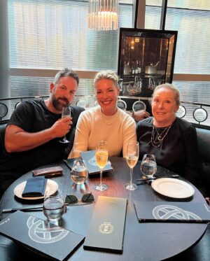 Katherine Heigl Instagram - While I was in New York with my mom and Josh last week we had one of the most spectacular dinners I’ve ever had in my life at @hutongnyc I can not stop thinking about that meal and longing for another! The space is incredibly vibey and beautiful and we were treated like royalty by the incredible maître d’ Raafet Olian and the team of staff and chefs… truly I cannot speak more highly of this restaurant! It was the culinary highlight of our trip! If you’re making a trip to the city, or already live there, do yourself a favor, and make a reservation! You will not be disappointed! Just had to share! 😊❤️ #hutongnyc @theshanghainyc