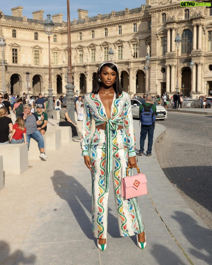 Coco Jones Instagram - Who woulda thought this Tennessee gwirl was gone be sitting front row at Paris fashion week 🫶🏾 Thank you @casablancabrand for having me!