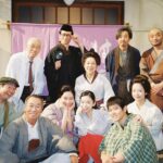Asami Mizukawa Instagram - 『ブギウギ』
いよいよ明日から放送開始💃
ズキズキワクワクな朝が訪れる日々、ぜひぜひご覧ください。
みんなで唄って踊って、たまには泣いて、ほんで毎日大きな口で笑いましょ。
写真は大好きな花田家と花湯のメンバー♨️

#フィルムで撮った現場写真 
@mizukawa_asami_mg.film
