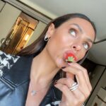 Renata Notni Instagram - Por acá seguimos y por acá nos quedamos