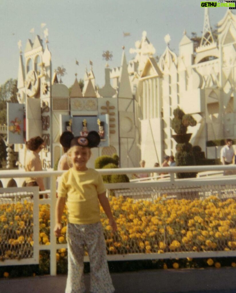 Kate Walsh Instagram - Throwing it back to my some of my happiest moments on the happiest place on earth ✨ As u can see…not much has changed 😏💖🎡 @Disneyland @DisneyParks #FBF