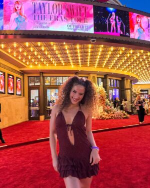 Sofie Dossi Instagram - Great night at the Taylor Swift world premiere 🤍