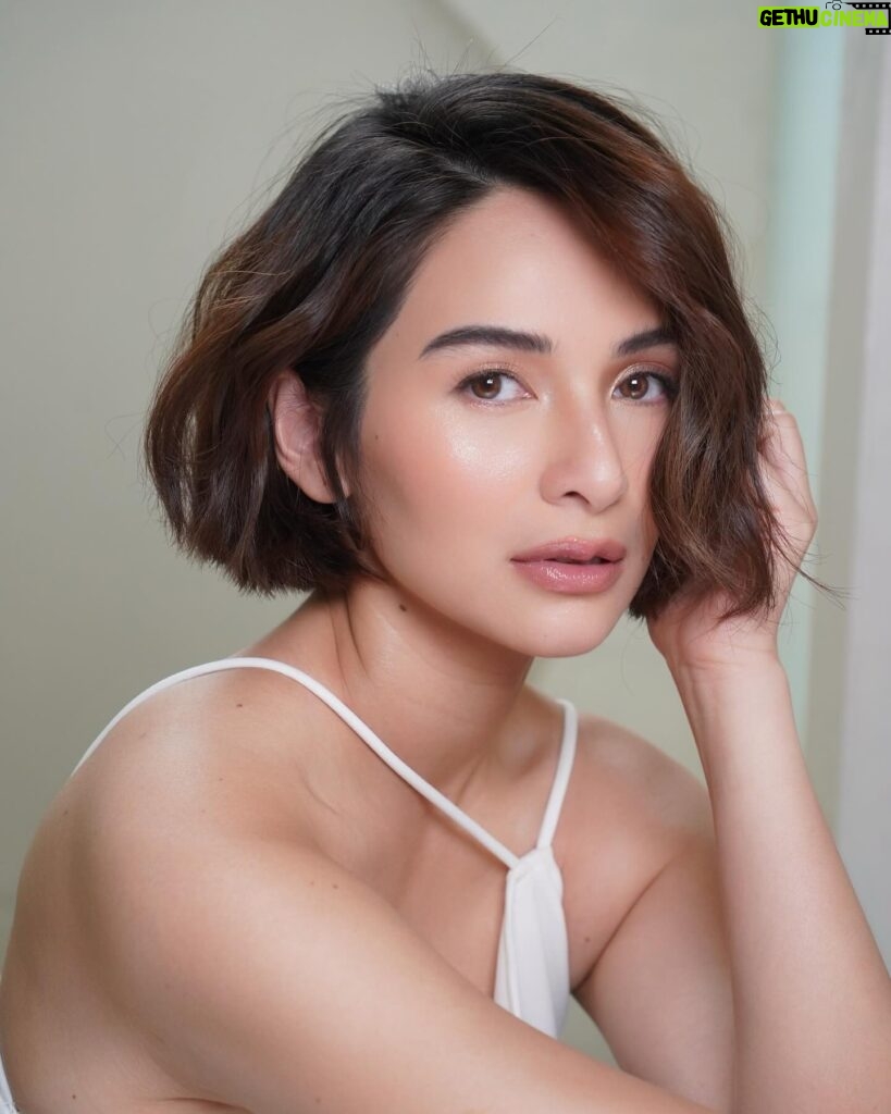 Jennylyn Mercado Instagram - Makikidaan lang po.😬 
Glow time made possible by: 
@antheabueno 
@rjdelacruz 
@ajalberto 
@iancovinarao