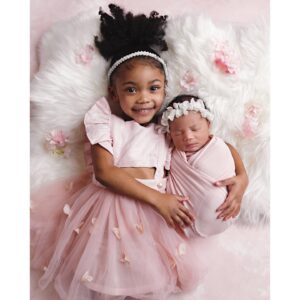 Chanel Iman Instagram - Cali , Cassie & Capri 🙌🏾🙏🏽🎀 My babies 📸 @patty.othon