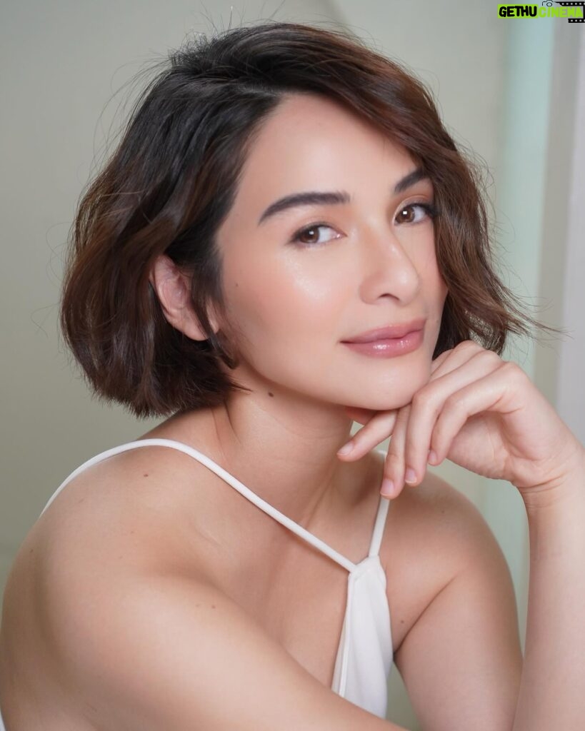 Jennylyn Mercado Instagram - Makikidaan lang po.😬 
Glow time made possible by: 
@antheabueno 
@rjdelacruz 
@ajalberto 
@iancovinarao