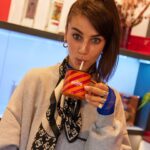 Claudia Salas Instagram - Londres ha sido exprés pero oye, saboreada hasta la última gota.
Al final un viaje es una experiencia y la experiencia la hacen las personas. Gracias a la familia de @beefeatergin_es por regalárnosla y mostrarnos la otra cara de la ciudad. 
Y a todos los descubrimientos que me llevo conmigo. Salud y por más.
#Beefeater #BeefeaterLondon 
Disfruta de un consumo responsable. 40º

❤️