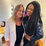 Juliana Alves Instagram - Estamos vivendo o que os (as) especialistas em SEXUALIDADE, chamam de “A TERCEIRA REVOLUÇÃO DO DESEJO FEMININO”. Você sabe quais foram as outras? Consegue entender porque VOCÊ também faz parte dessa revolução? Esse é assunto do primeiro episódio do quadro PRAZER, RENATA que estréia no @showdavida nesse domingo e eu estarei participando junto com @renataceribelli ,  @arletesallesoficial e @claramoneke. Falamos de prazer, iniciação sexual e, claro, VIBRADORES! 

Estou muito feliz com essa conversa tão diversa e acolhedora com essas mulheres especiais.
Um assunto de toda a sociedade. Que mais mulheres sejam felizes e tenham o prazer que merecem!

É hoje no @showdavida!