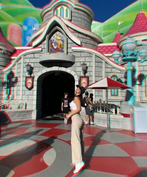Fabiola Guajardo Instagram - So long kinga Bowser! 🍄⭐️🪶
@universaldestinationslatino