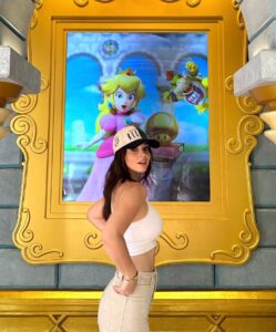 Fabiola Guajardo Instagram - So long kinga Bowser! 🍄⭐️🪶
@universaldestinationslatino
