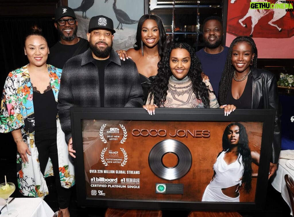 Coco Jones Instagram - ICU is officially platinum yall 😭. Thank you to EVERYONE who made this possible and came to celebrate with me @greygoose #greygoosepartner