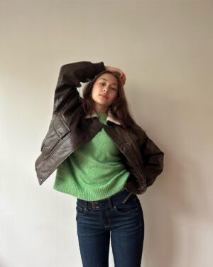 Lola Tung Instagram - It’s officially sweater weather, celebrate accordingly. @americaneagle #AEPartner #AEJeans