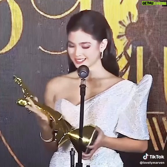 Heaven Peralejo Instagram - Slowly achieving my dreams one by one. I just know little Heaven is so proud right now 🤍

Video credits to the owner 🫶🏻